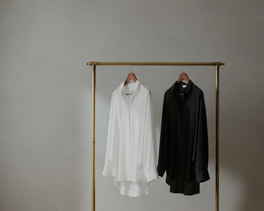 白と黒を軸にした服選び、その先を考えてみる ――  ベーシックカラーから広がる、これからの服との付き合い方